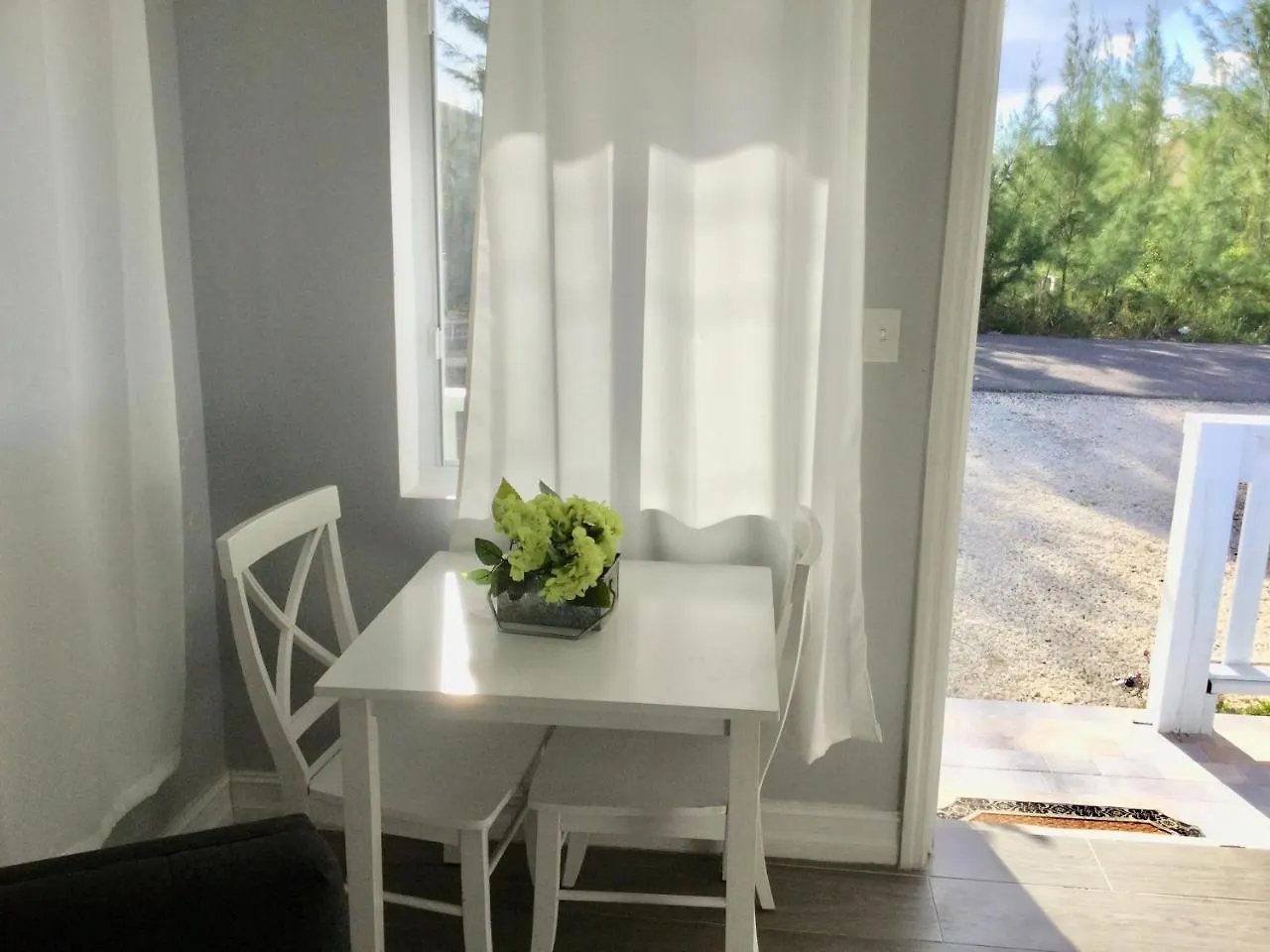 The Yellow Butterfly Apartman Nassau