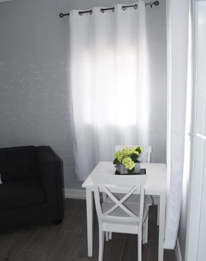 The Yellow Butterfly Apartman Nassau